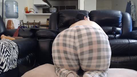 Julie online show from December 6, 5:22 pm