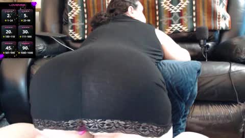 Julie online show from January 29, 2:00 pm