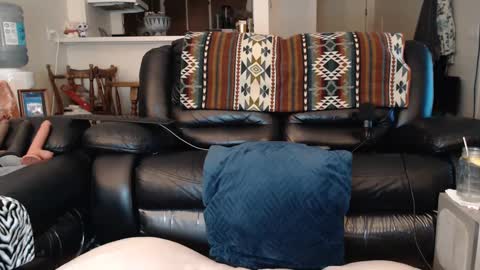 Julie online show from February 6, 12:59 pm