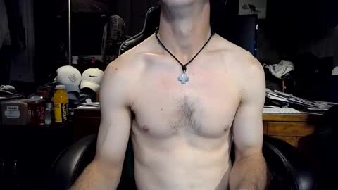 Snapshot of bchillin28 chatting on October 13, 1:38 am bchillin28 online show from October 13, 1:38 am