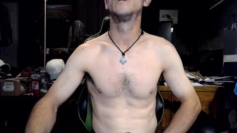 Snapshot of bchillin28 chatting on October 19, 10:54 pm bchillin28 online show from October 19, 10:54 pm