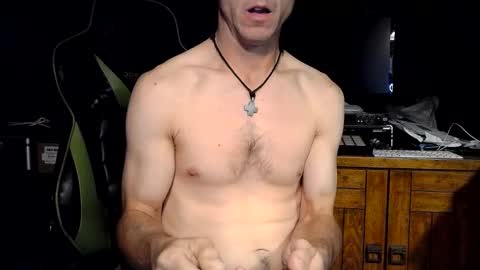 Snapshot of bchillin28 chatting on October 22, 8:25 am bchillin28 online show from October 22, 8:25 am