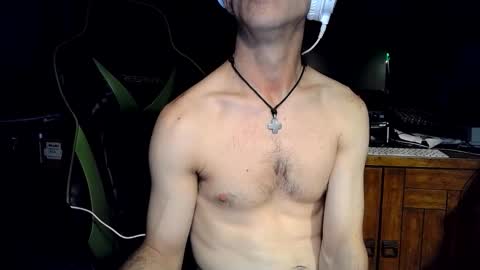 Snapshot of bchillin28 chatting on November 25, 8:14 am bchillin28 online show from November 25, 8:14 am