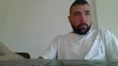 Snapshot of bdemwi2588 chatting on December 5, 8:23 am bdemwi2588 online show from December 5, 8:23 am