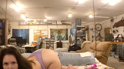 Snapshot of bdeunltd chatting on September 24, 3:59 pm bdeunltd online show from September 24, 3:59 pm