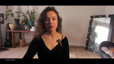 Snapshot of be_lov chatting on March 11, 12:28 pm Call me Bells Next Stream on Wednesday Feb 26 online show from March 11, 12:28 pm