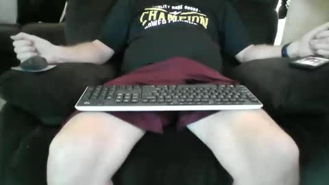 Snapshot of beachguy38 chatting on February 28, 2:29 pm beachguy38 online show from February 28, 2:29 pm