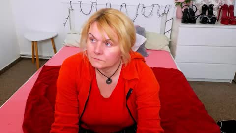 Snapshot of bealust chatting on June 7, 4:05 am Bea online show from June 7, 4:05 am