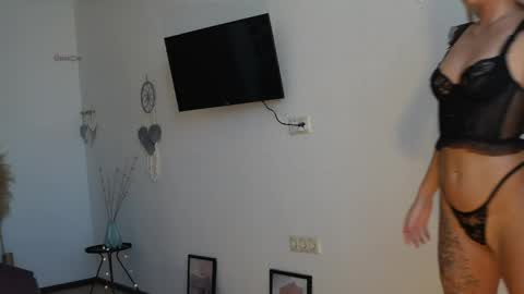 Snapshot of beanco_ chatting on May 3, 8:09 am Chloe online show from May 3, 8:09 am