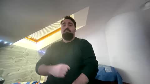 Snapshot of bearchase96 chatting on March 9, 2:43 pm BearChase online show from March 9, 2:43 pm