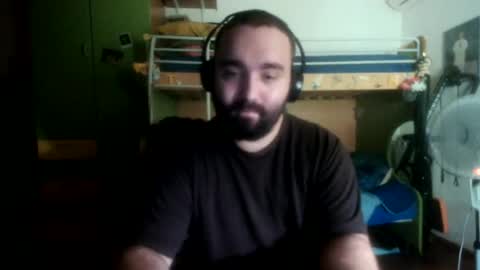 Snapshot of bearchase96 chatting on July 17, 10:58 pm BearChase online show from July 17, 10:58 pm