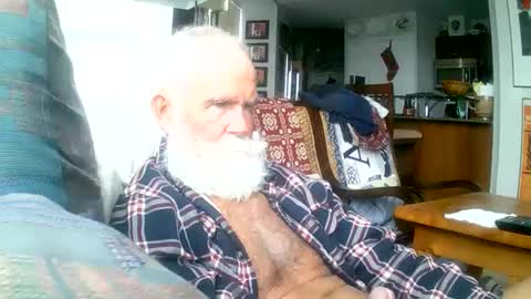 beardbushy online show from March 4, 7:43 pm