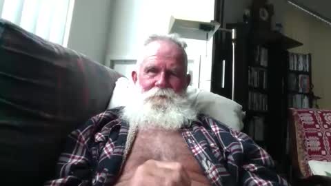 beardbushy online show from October 7, 4:26 pm