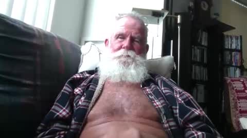 beardbushy online show from October 12, 5:56 pm