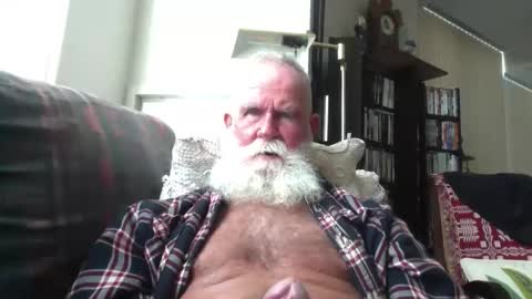 beardbushy online show from October 20, 4:40 pm