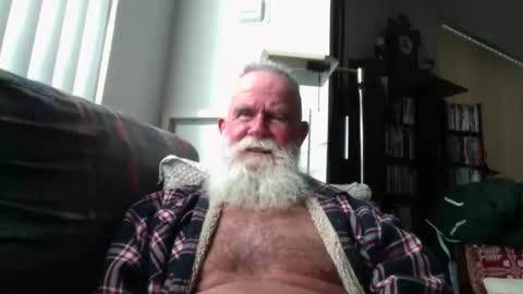 beardbushy online show from November 2, 5:15 pm