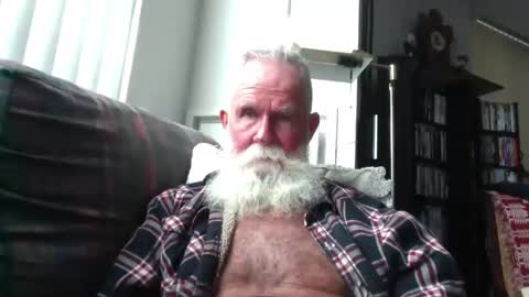 beardbushy online show from November 12, 5:35 pm