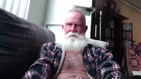 beardbushy online show from November 14, 4:49 pm