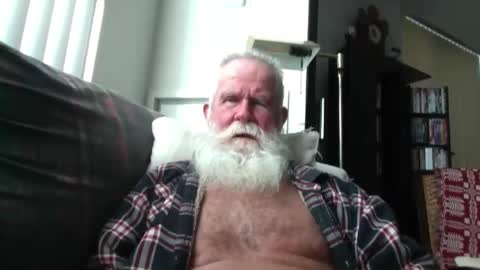beardbushy online show from February 22, 4:49 pm