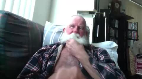 beardbushy online show from May 4, 2:24 pm