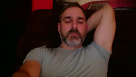 Snapshot of beardedambition chatting on September 30, 12:37 am beardedambition online show from September 30, 12:37 am