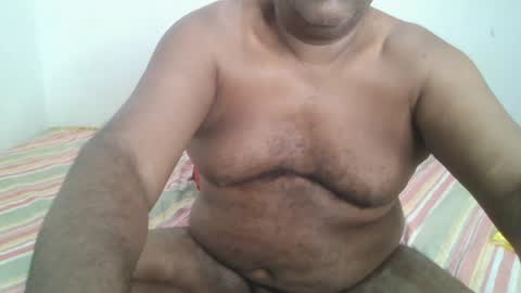 Snapshot of beargryzzly chatting on December 1, 9:26 pm Grizzly online show from December 1, 9:26 pm