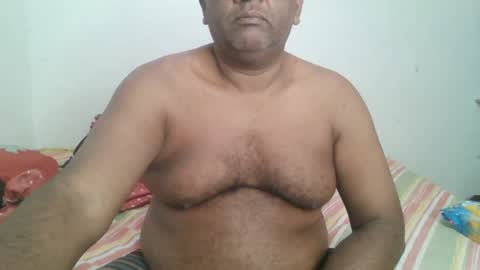 Snapshot of beargryzzly chatting on December 2, 1:58 am Grizzly online show from December 2, 1:58 am