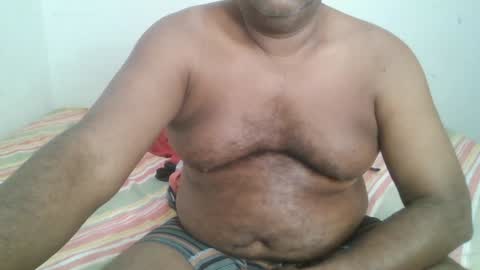 Snapshot of beargryzzly chatting on December 2, 5:04 am Grizzly online show from December 2, 5:04 am