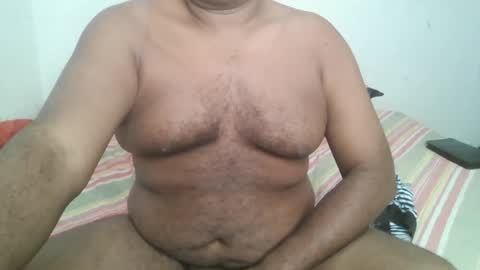 Snapshot of beargryzzly chatting on December 4, 10:19 pm Grizzly online show from December 4, 10:19 pm