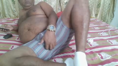 Snapshot of beargryzzly chatting on December 11, 2:30 am Grizzly online show from December 11, 2:30 am