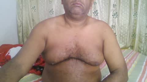 Snapshot of beargryzzly chatting on January 3, 7:29 pm Grizzly online show from January 3, 7:29 pm