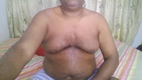 Snapshot of beargryzzly chatting on January 4, 3:18 am Grizzly online show from January 4, 3:18 am