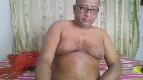 Snapshot of beargryzzly chatting on January 12, 12:55 pm Grizzly online show from January 12, 12:55 pm