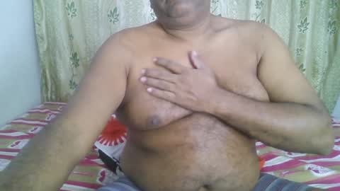 Snapshot of beargryzzly chatting on January 13, 1:56 am Grizzly online show from January 13, 1:56 am