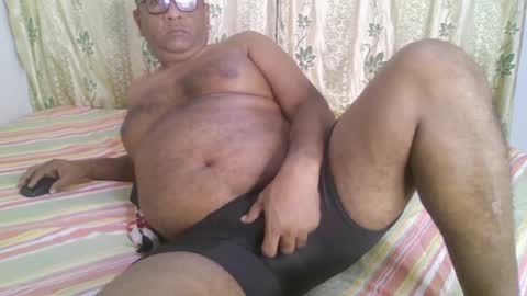 Snapshot of beargryzzly chatting on January 19, 11:00 pm Grizzly online show from January 19, 11:00 pm