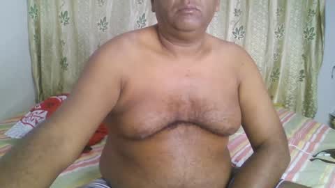 Snapshot of beargryzzly chatting on January 22, 3:31 am Grizzly online show from January 22, 3:31 am