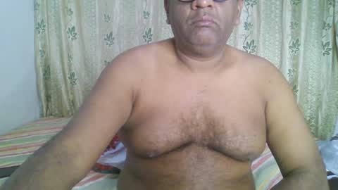 Snapshot of beargryzzly chatting on January 24, 4:16 am Grizzly online show from January 24, 4:16 am