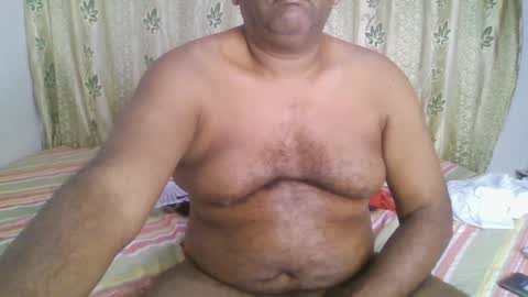 Snapshot of beargryzzly chatting on January 24, 5:11 pm Grizzly online show from January 24, 5:11 pm