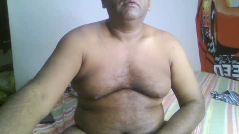 Snapshot of beargryzzly chatting on January 26, 6:49 am Grizzly online show from January 26, 6:49 am