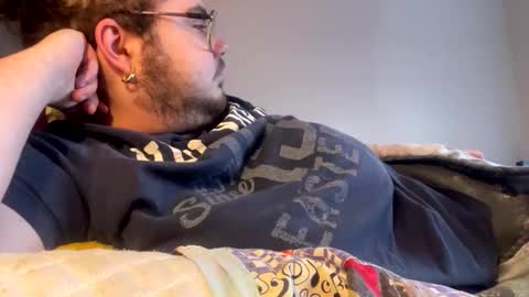 Snapshot of bearmoon820430 chatting on December 17, 4:46 pm bearmoon820430 online show from December 17, 4:46 pm