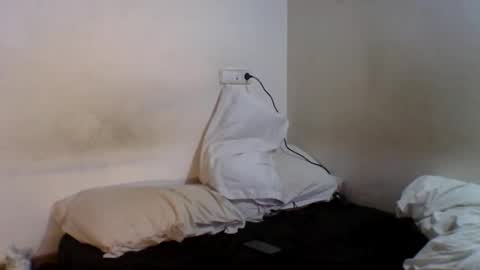 Snapshot of beasts_little_beauty chatting on November 10, 11:26 pm Beast And His Beauty online show from November 10, 11:26 pm