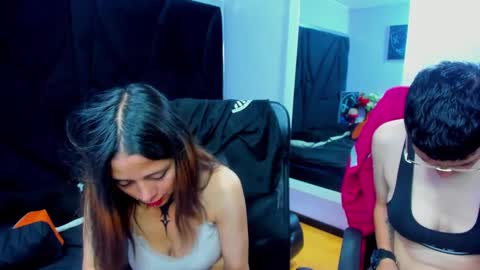 Snapshot of beata_and_sofi chatting on December 20, 3:36 am Beata And SofI online show from December 20, 3:36 am