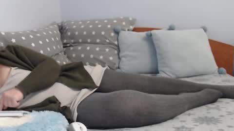 Snapshot of beatrice26 chatting on December 13, 2:49 pm beatrice26 online show from December 13, 2:49 pm