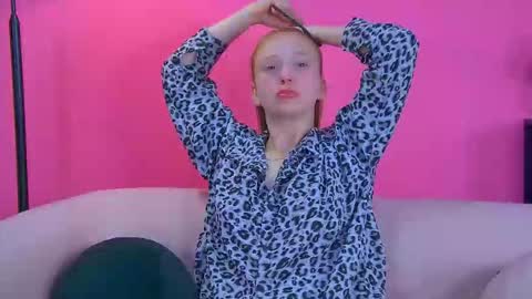 Snapshot of beatricebinoche chatting on November 27, 6:54 pm Beatrice online show from November 27, 6:54 pm