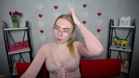 Snapshot of beatriceflyy chatting on December 1, 4:29 pm BeatriceFlyy online show from December 1, 4:29 pm