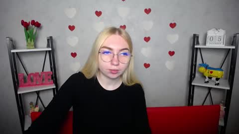 Snapshot of beatriceflyy chatting on December 5, 12:11 pm BeatriceFlyy online show from December 5, 12:11 pm