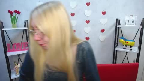 Snapshot of beatriceflyy chatting on December 16, 9:14 am BeatriceFlyy online show from December 16, 9:14 am