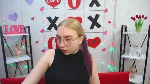 Snapshot of beatriceflyy chatting on February 23, 10:39 am BeatriceFlyy online show from February 23, 10:39 am