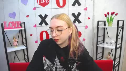 Snapshot of beatriceflyy chatting on March 10, 9:43 am BeatriceFlyy online show from March 10, 9:43 am