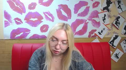 Snapshot of beatriceflyy chatting on September 18, 2:08 pm BeatriceFlyy online show from September 18, 2:08 pm